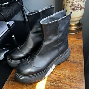 Alohas leather boots